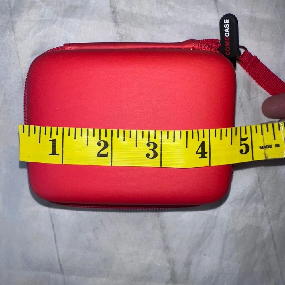 NWOT Comecase Protective Hard Shell Zipper Carrying Case Approx 3 1/2 x 4 1/2
